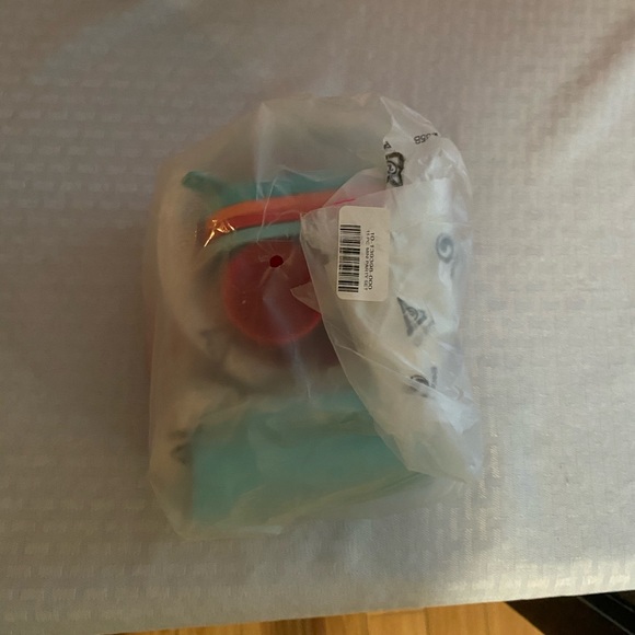 SOLD! Tupperware Mini Party Set - Picture 2 of 3